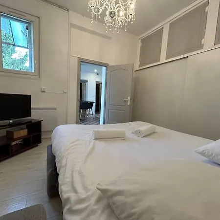 Le Traveller - Cosy Flat * סנליס